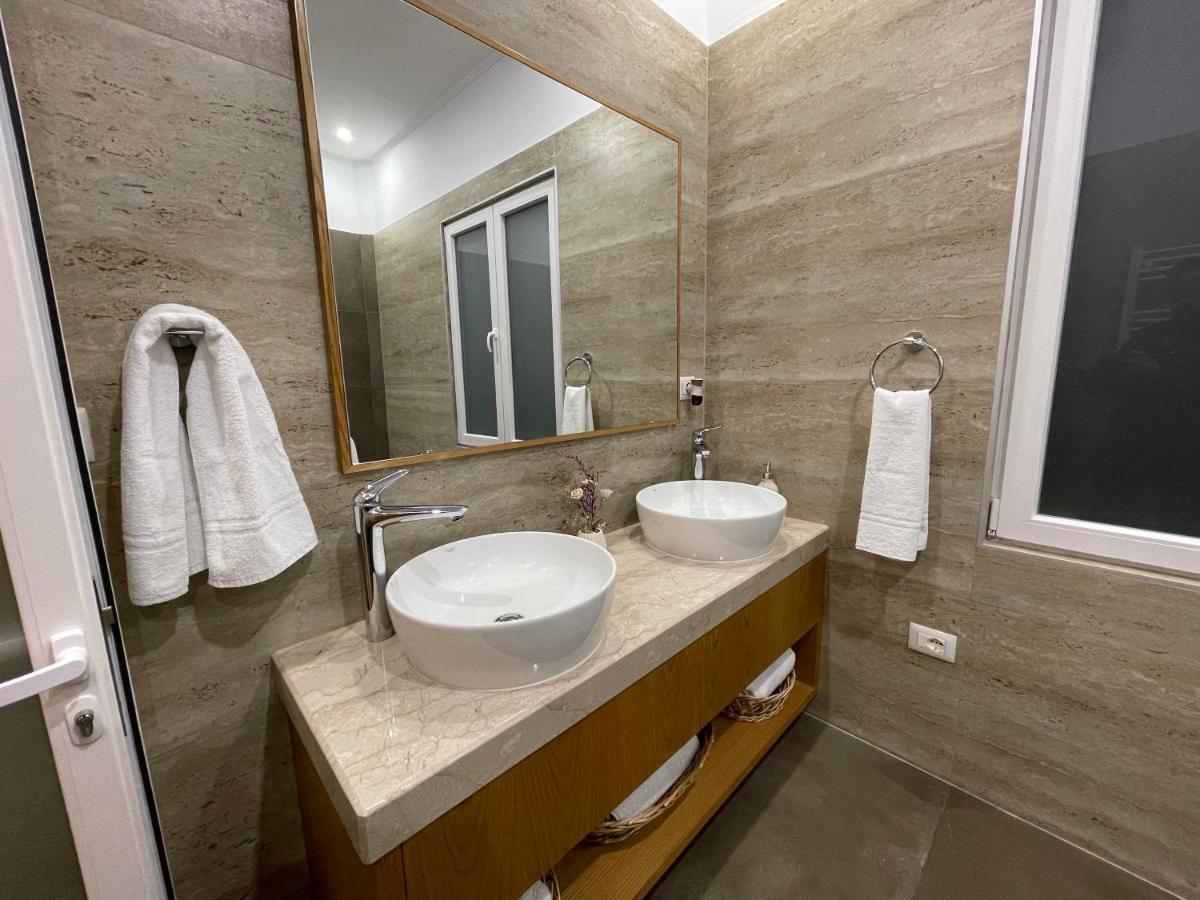 Joni & Joy Center Apartment بيرات المظهر الخارجي الصورة
