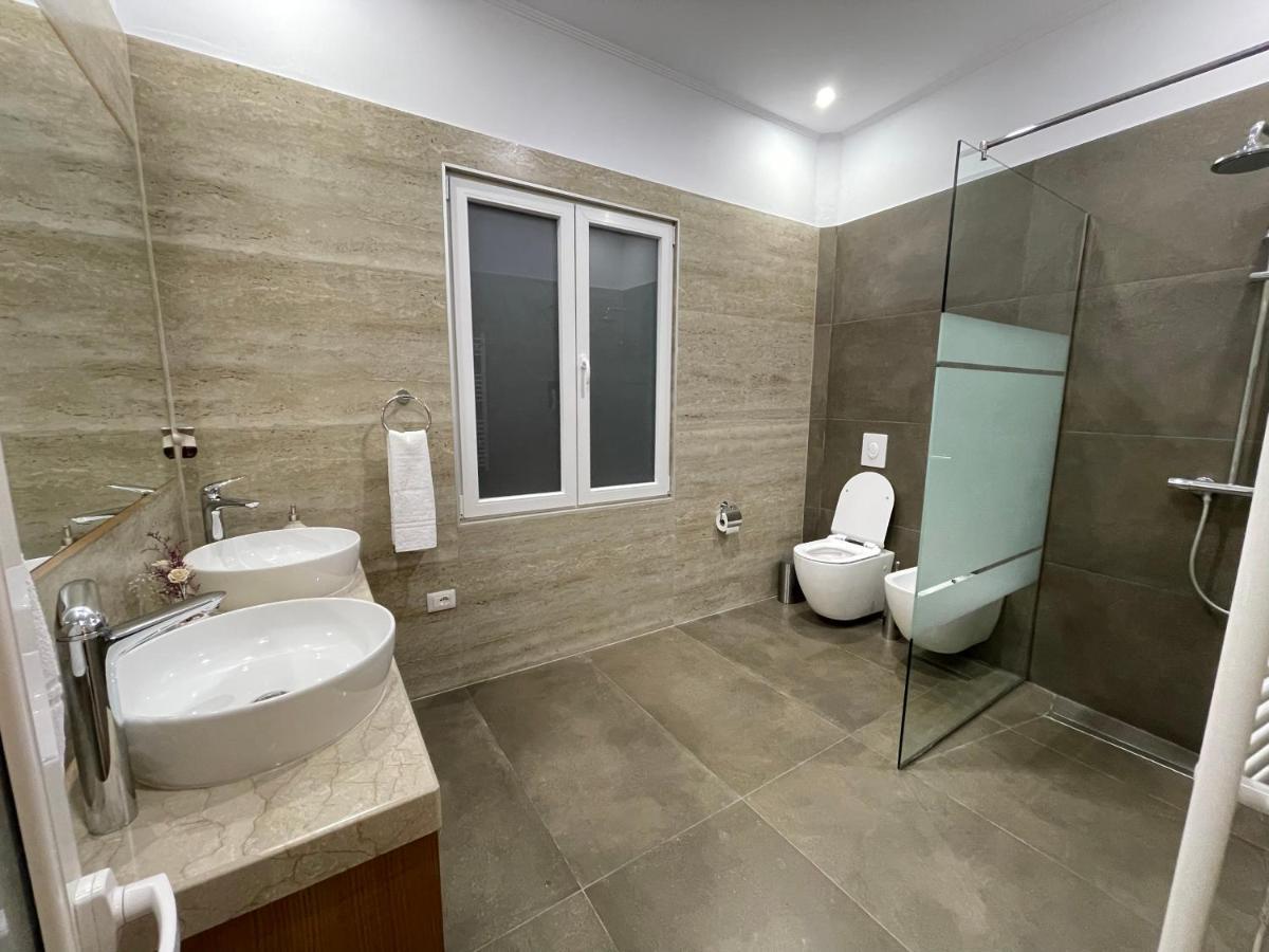 Joni & Joy Center Apartment بيرات المظهر الخارجي الصورة