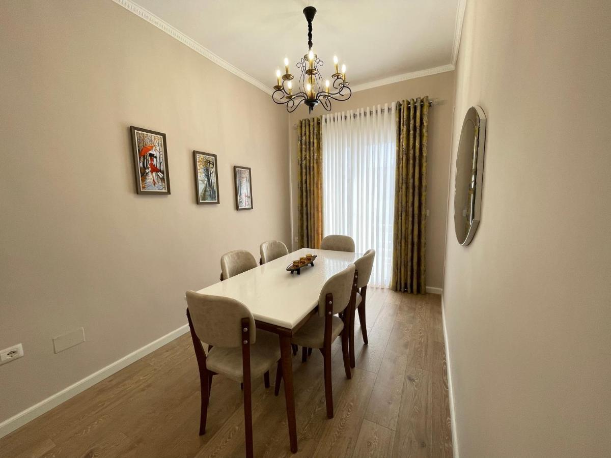 Joni & Joy Center Apartment بيرات المظهر الخارجي الصورة