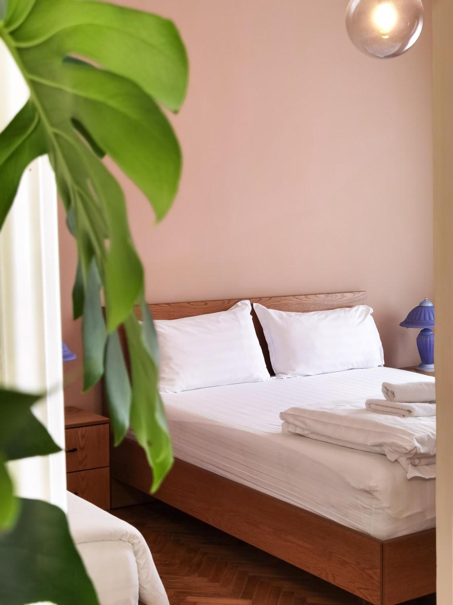 Joni & Joy Center Apartment بيرات المظهر الخارجي الصورة