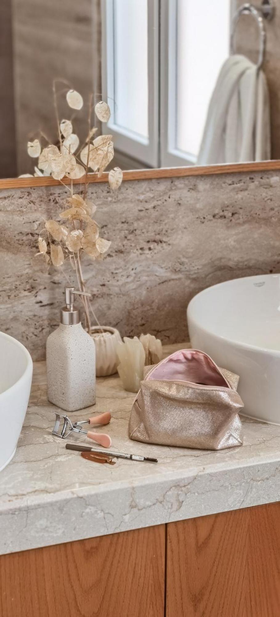 Joni & Joy Center Apartment بيرات المظهر الخارجي الصورة